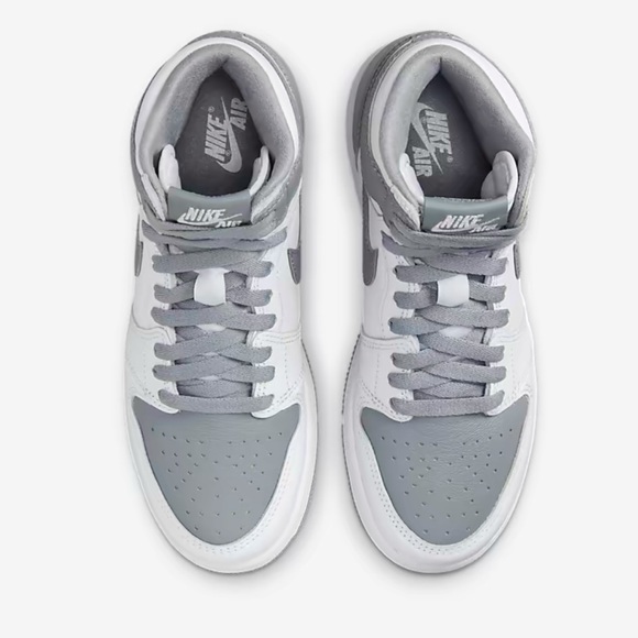 Air Jordan 1 Retro High OG - Picture 3 of 11